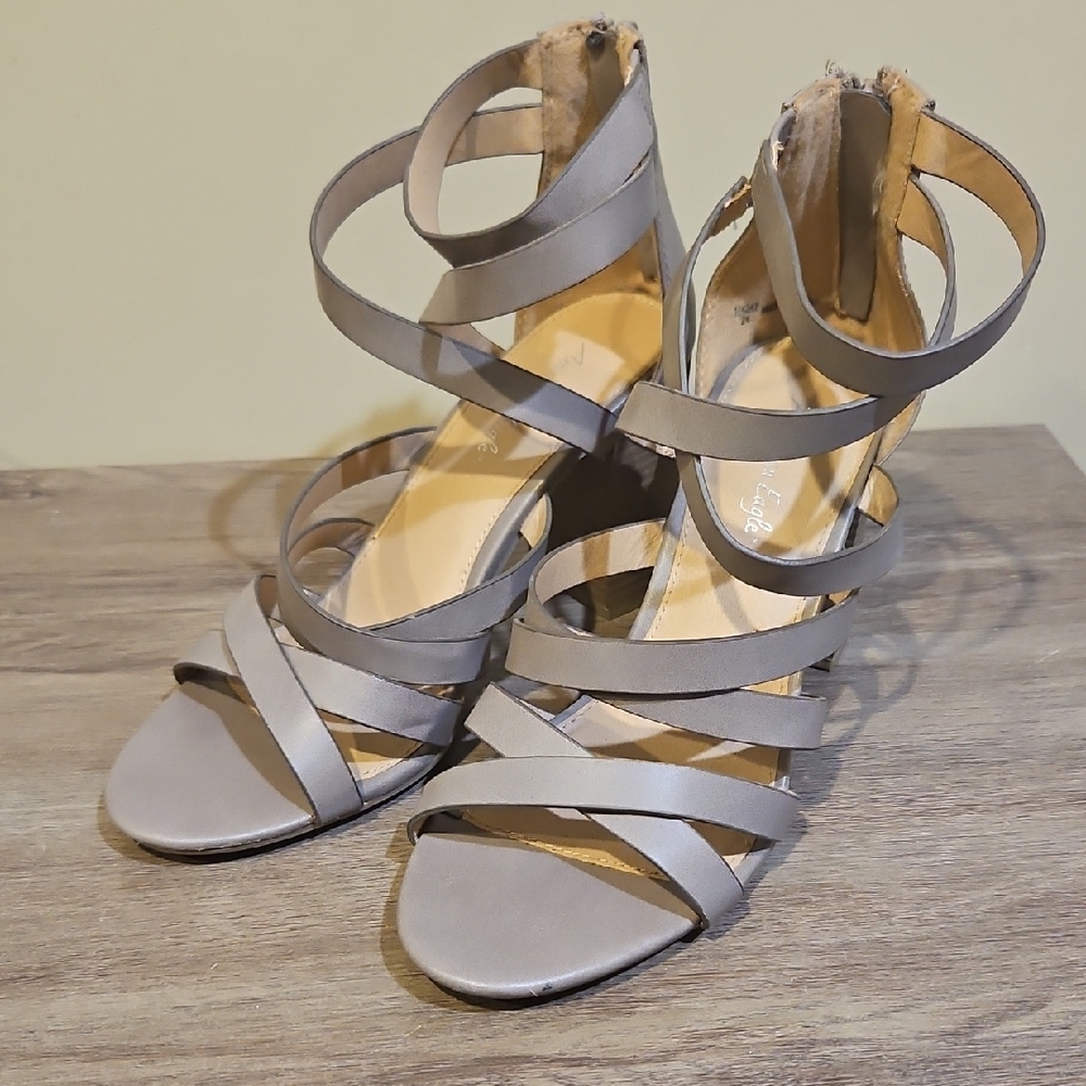 American Eagle by Payless Gray Strappy Sandals